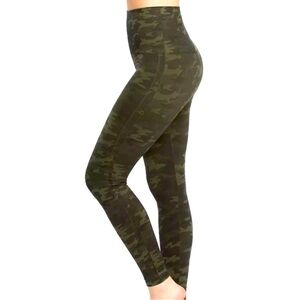 NWT Spanx Look At Me Now Green Camo Seamless Leggings Size Small $68